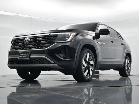 Used 2024 Volkswagen Atlas Cross Sport SE FWD image 21
