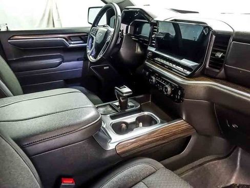Used 2025 Chevrolet Silverado 1500 RST w/ Convenience Package II AWD/4WD image 32