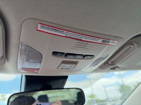 Used 2022 Toyota Corolla LE image 19