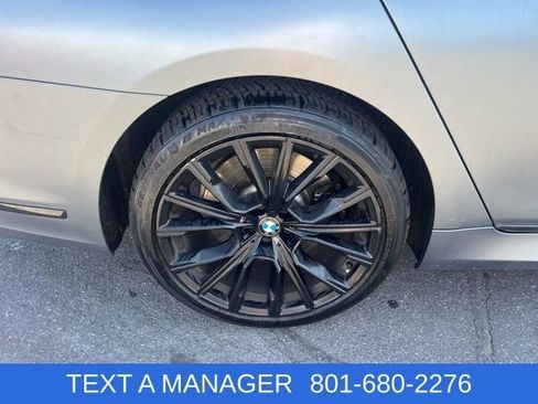 Used 2022 BMW 750i xDrive w/ Autobahn Package image 6
