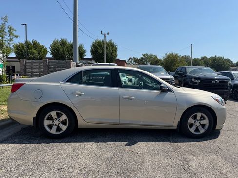Used 2013 Chevrolet Malibu LS FWD image 2