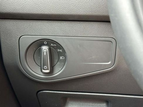 Used 2024 Volkswagen Tiguan SE image 24