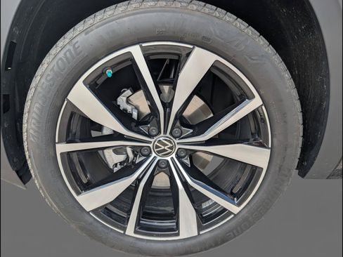 Used 2026 Volkswagen Atlas Cross Sport SEL Premium R-Line AWD/4WD image 25