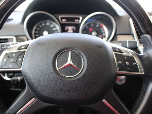 Used 2015 Mercedes-Benz GL 550 4MATIC image 28