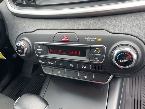 Used 2020 Kia Sorento LX w/ LX I4 Convenience Package image 27