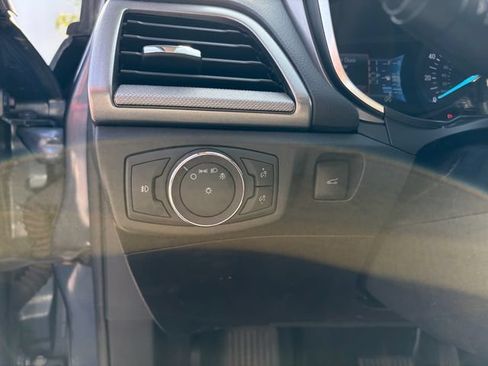 Used 2019 Ford Fusion SE w/ Equipment Group 151A FWD image 28