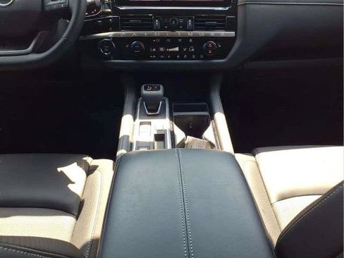 Certified 2026 Nissan Pathfinder SL FWD image 13