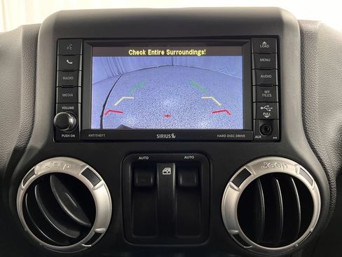 Used 2016 Jeep Wrangler Sahara AWD/4WD image 22