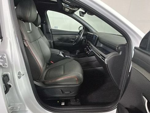 Certified 2025 Hyundai Santa Cruz Limited AWD/4WD image 30