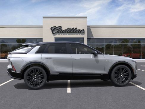 New 2026 Cadillac Lyriq Sport w/ LPO, ONYX Package image 5