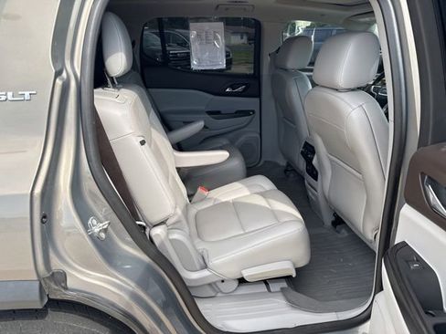 Used 2019 GMC Acadia SLT FWD image 26