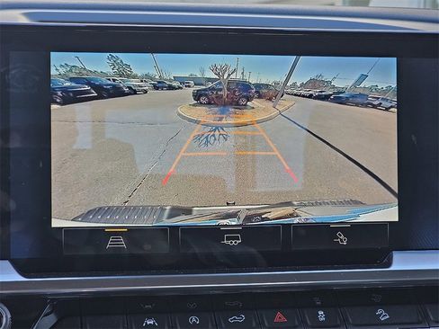 Used 2025 Chevrolet Silverado 1500 LT Trail Boss w/ Convenience Package II image 11