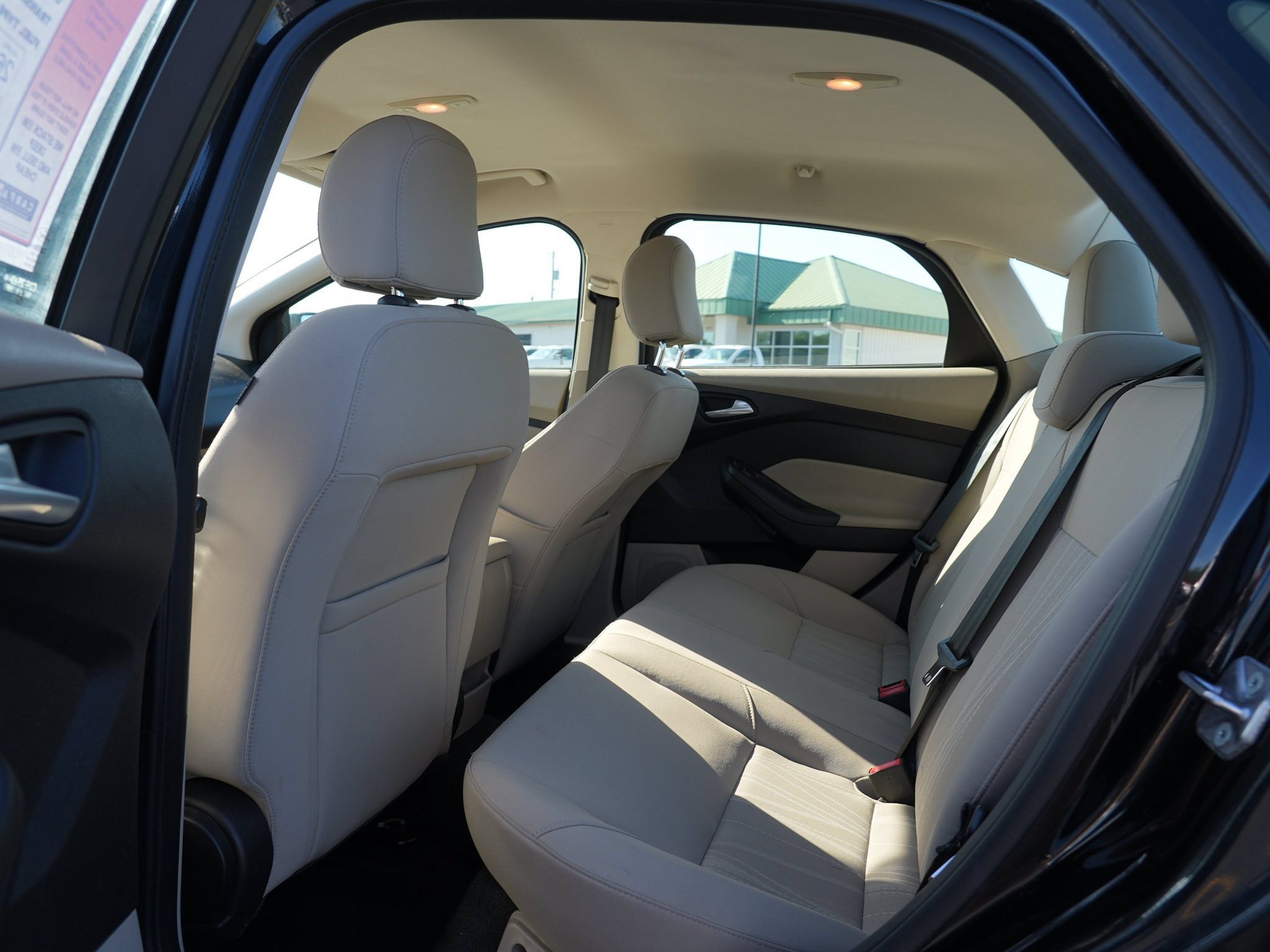 Used 2015 Ford Focus SE FWD image 18