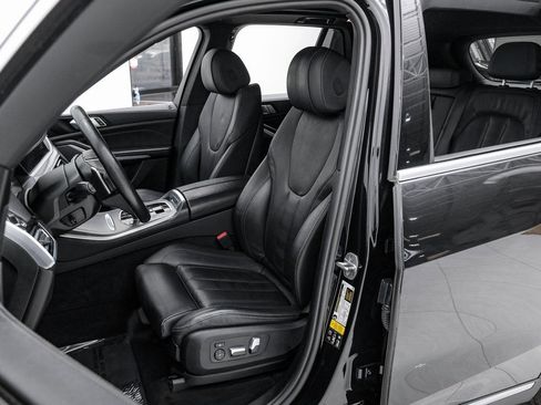 Used 2022 BMW X5 xDrive40i w/ Parking Assistance Package image 7