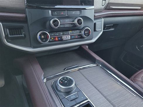 Used 2024 Ford Expedition Max Limited image 18