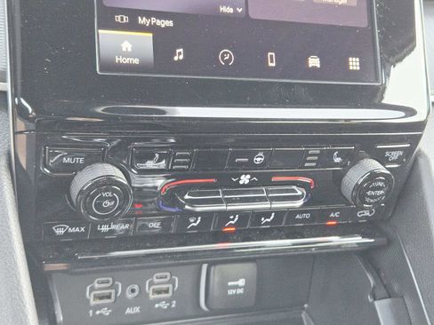 Used 2024 Jeep Grand Cherokee Altitude image 30