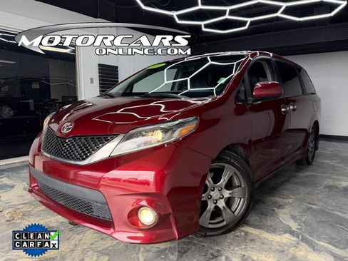 Used 2017 Toyota Sienna SE Premium image 1