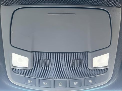 Used 2020 Lincoln MKZ Hybrid image 30