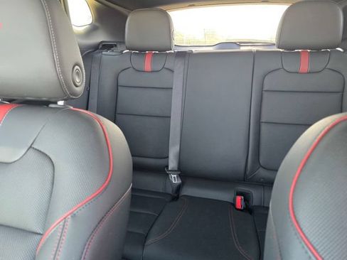 Used 2025 Chevrolet Trax RS w/ Driver Confidence Package FWD image 32
