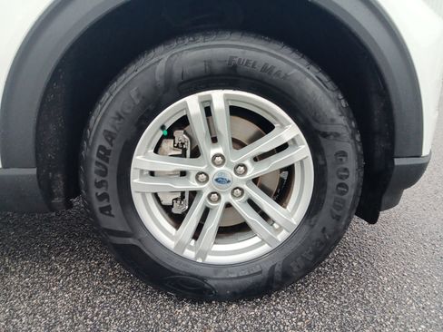 Used 2022 Ford Explorer XLT w/ Equipment Group 202A image 11