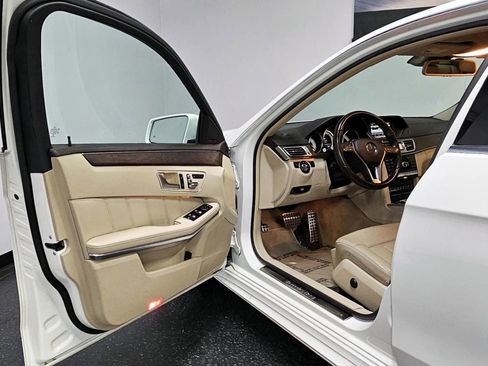 Used 2015 Mercedes-Benz E 400 Sedan image 10