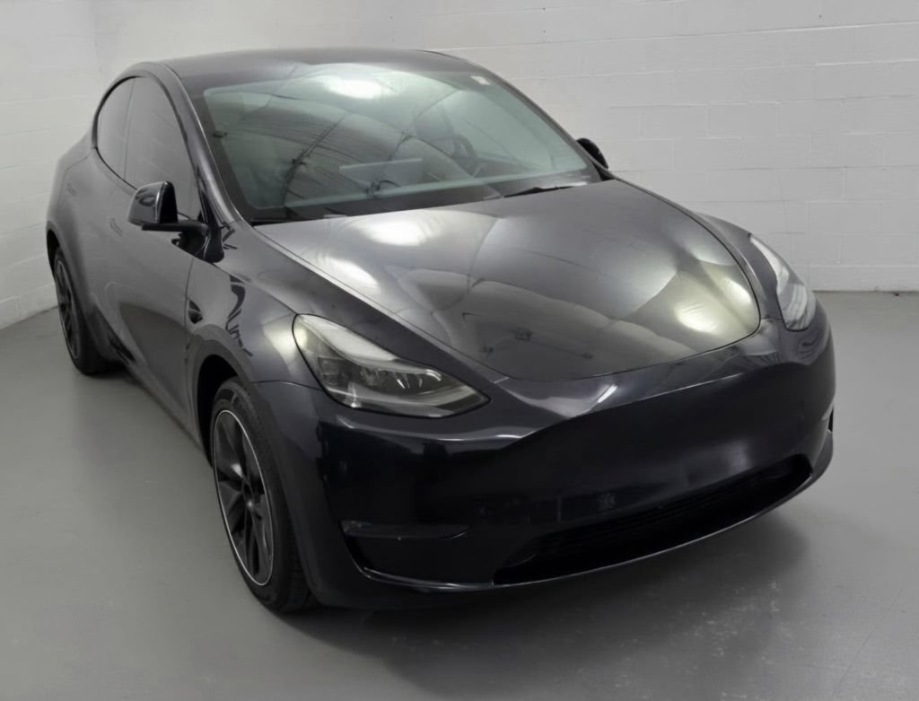 Used 2024 Tesla Model Y Long Range AWD/4WD image 4