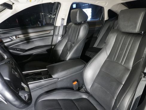 Used 2021 Honda Accord Touring image 11