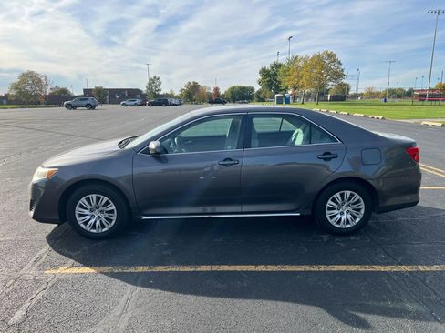 Used 2014 Toyota Camry LE image 6