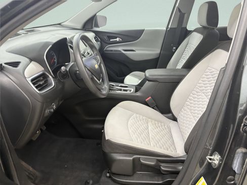 Used 2020 Chevrolet Equinox LS image 10