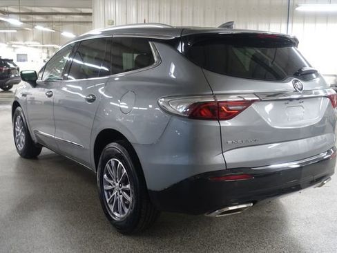 Used 2024 Buick Enclave Essence FWD image 5