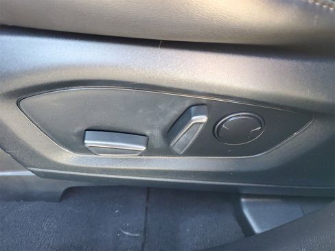 Certified 2022 Ford Explorer XLT w/ Equipment Group 202A image 20