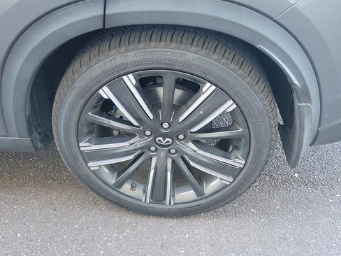 Used 2021 INFINITI QX50 Luxe w/ Appearance Package image 5