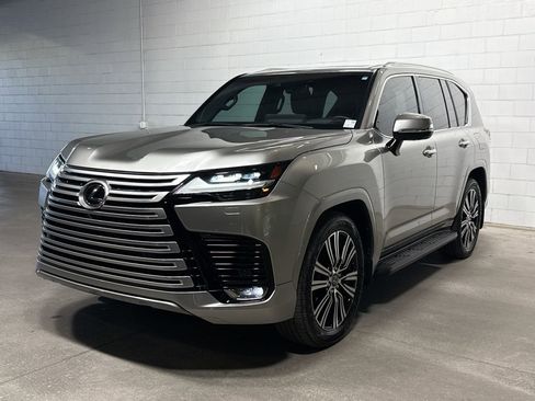 Used 2022 Lexus LX 600 4WD w/ Accessory Package (Z1) image 1