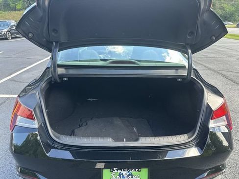 Used 2023 Hyundai Elantra SEL FWD image 22
