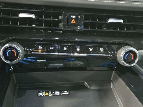 New 2025 Chevrolet Suburban Premier w/ Sun And Tow Package image 25