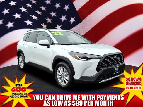 Certified 2022 Toyota Corolla Cross LE image 1