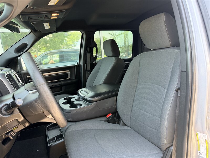 Used 2024 RAM 1500 Warlock AWD/4WD image 11