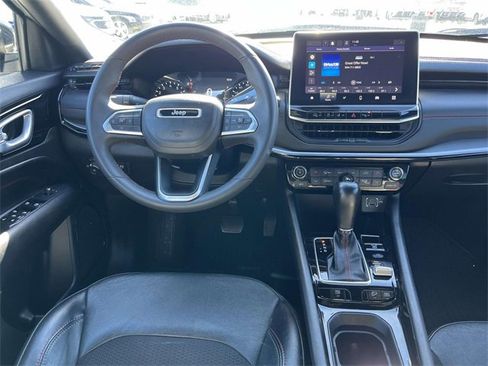 Used 2023 Jeep Compass Trailhawk image 12