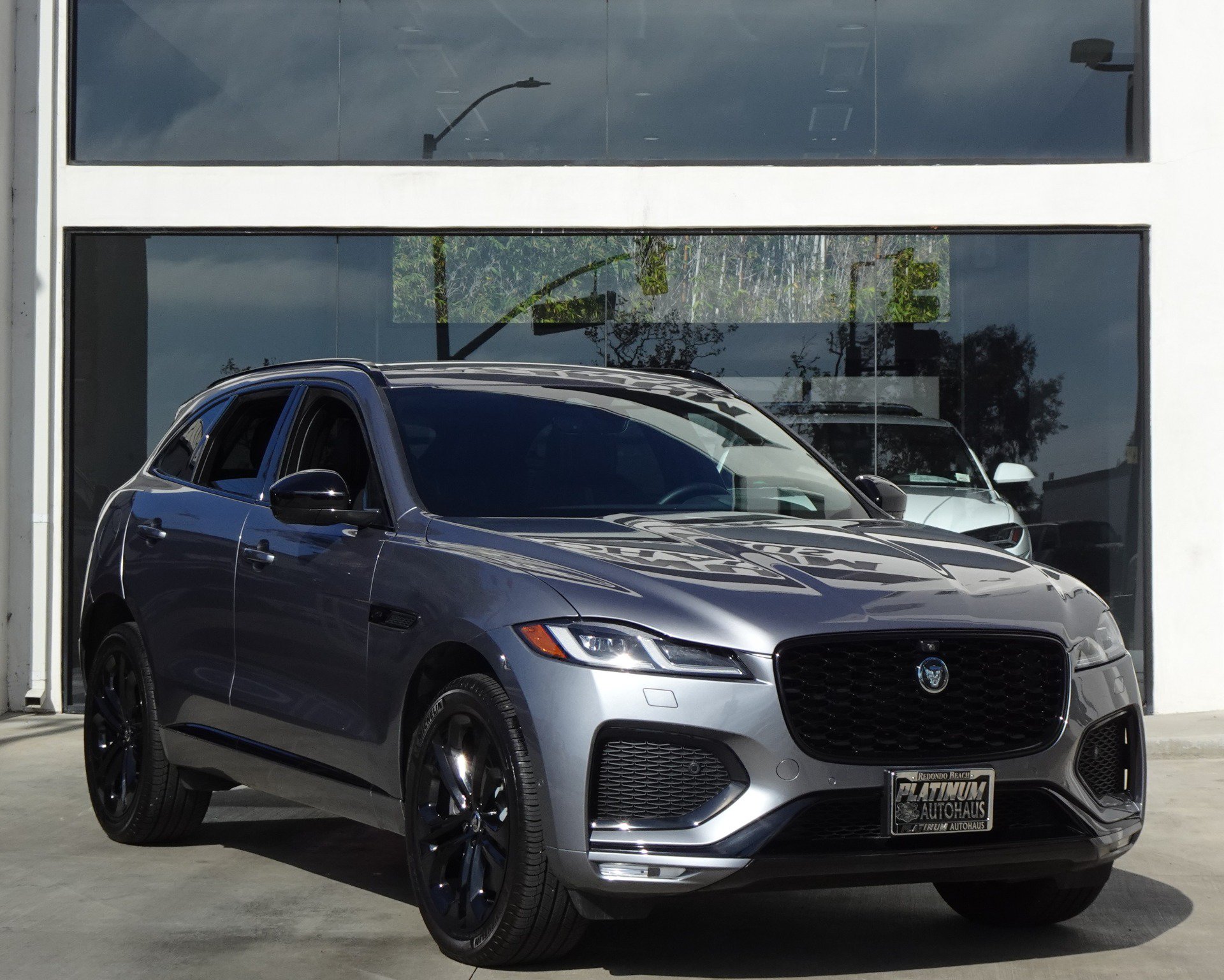 Used 2026 Jaguar F-PACE R-Dynamic S AWD/4WD image 8