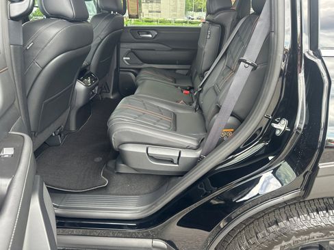 New 2025 Nissan Armada PRO-4X image 21