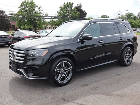 Used 2025 Mercedes-Benz GLS 450 4MATIC w/ AMG Line Exterior image 1