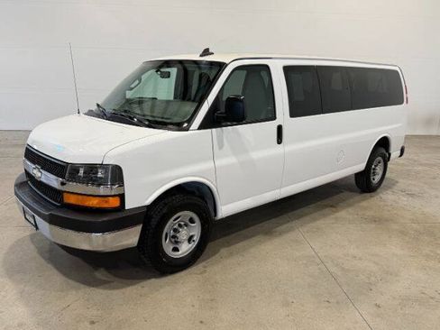 Used 2017 Chevrolet Express 3500 LT w/ LT Preferred Equipment Group RWD image 2