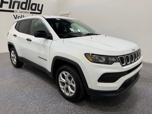 Used 2025 Jeep Compass Sport AWD/4WD image 9
