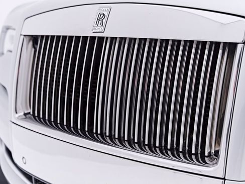 Used 2015 Rolls-Royce Ghost RWD image 25