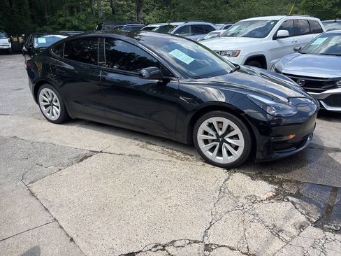 Used 2022 Tesla Model 3 Long Range AWD/4WD image 3
