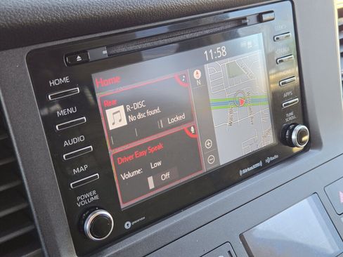 Used 2018 Toyota Sienna XLE Premium AWD/4WD image 21