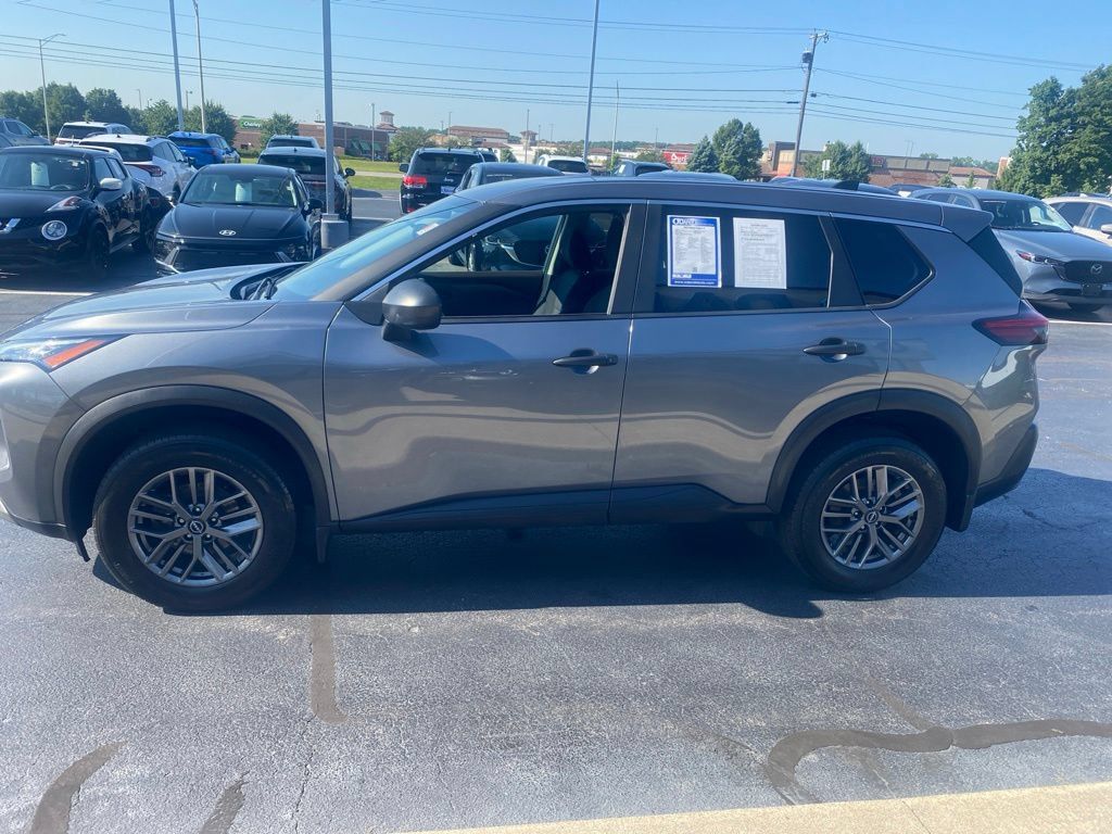 Used 2023 Nissan Rogue S AWD/4WD image 5