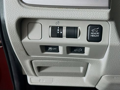Used 2016 Subaru Forester 2.5i Touring AWD/4WD image 16