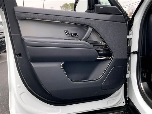 Used 2023 Land Rover Range Rover Sport SE Dynamic image 25