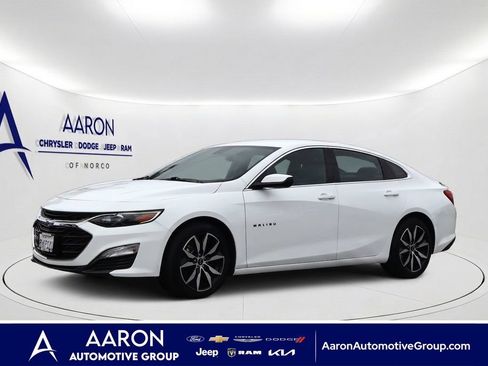 Used 2025 Chevrolet Malibu RS FWD image 1